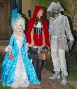 Кейт Бекинсейл (Kate Beckinsale) and family celebrate Halloween in Los Angeles (11xHQ) Fba091211245439