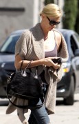 Шарлиз Терон (Charlize Theron) Shopping in West Hollywood March 7 2011 (30xHQ) 058de4217259861