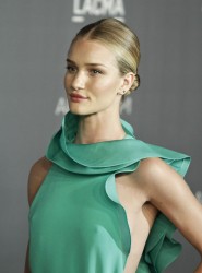 Rosie Huntington Whiteley ロージー・ハンティントン・ホワイトレー