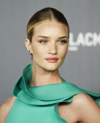 Rosie Huntington Whiteley ロージー・ハンティントン・ホワイトレー