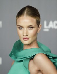 Rosie Huntington Whiteley ロージー・ハンティントン・ホワイトレー