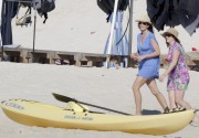 Синди Кроуфорд (Cindy Crawford) on vacation in Los Cabos, Mexico, 19.12.2011 - 8хHQ Cfdc01218761060