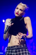 Гвен Стефани (Gwen Stefani) in concert at Mutualite conference center in Paris (13xHQ) 9d96a3219536881