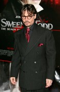 Джонни Депп (Johnny Depp) на премьере Sweeney Todd The Demon Barber of Fleet Street (19xHQ) 50d98c223466913