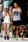 Аманда Сейфрид (Amanda Seyfried) Walking her dog with a friend, 27.08.12  - 8xHQ 843d82223607952