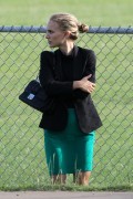 Натали Портман (Natali Portman) filming on set in Austin, 30.09.12 (19хHQ) Ae715b223627509