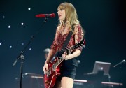 Тейлор Свифт (Taylor Swift) performs Onstage during KIIS FM's 2012, Live, 01.12.12 - 149xHQ 847c6c223672351