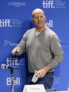 Брюс Уиллис / Bruce Willis - Looper Press Conference @ Toronto International Film Festival, 06.09.12 (27xHQ 5ef1da236635275