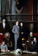 Семейка Аддамс / Addams Family (Анжелика Хьюстон, Кристофер Ллойд, Кристина Риччи, 1991) A2542e240712074