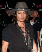 Джонни Депп (Johnny Depp) Leaves a Party at Pink Taco on August 6th - 22хHQ 3803bc244609791