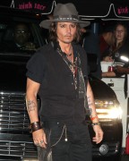 Джонни Депп (Johnny Depp) Leaves a Party at Pink Taco on August 6th - 22хHQ 4ca3f2244609924