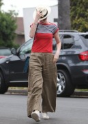 Anne Hathaway - Visits A Friend In Hollywood (7-10-13)