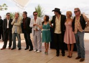Бенисио Дель Торо (Benicio Del Toro) Cannes Film Festival - 'Sin City' Photocall (18 May 2005) (79xHQ) 01b68b278578980