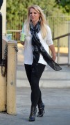 Бритни Спирс (Britney Spears) Visits Starbucks in Hollywood - 03.12.12 - 13хНQ 74f50a280078380