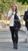 Бритни Спирс (Britney Spears) Visits Starbucks in Hollywood - 03.12.12 - 13хНQ C6c294280078403