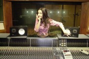 Наталия Орейро (Natalia Oreiro) Music Studio Photoshoot (9xHQ) F056fd284268113