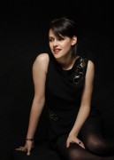 Кристен Стюарт (Kristen Stewart) Dan MacMedan Photoshoot - The USA Today Portraits, November 6, 2009 (19xHQ) 6b6f02285965494