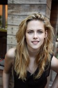 Кристен Стюарт (Kristen Stewart) 'Into the Wild' Portraits at TIFF in Toronto 2007.09.08 (19xHQ) 14afc8285973640