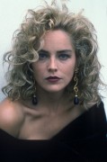 Sharon Stone - Страница 2 Acbf7f286392567