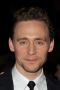 Том Хиддлстон (Tom Hiddleston) на премьере фильма Тор Царство тьмы в Америке, 04.11.13 - 39xHQ 761a6b286981800