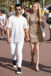 Sophie Turner & Joe Jonas - Enjoying lunch in Cannes - May 23, 2017