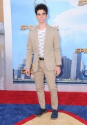 Камерон Бойс (Cameron Boyce) 'Spider-Man Homecoming' Premiere, Los Angeles, 28.06.2017 (8xHQ) 15e5b4558937293